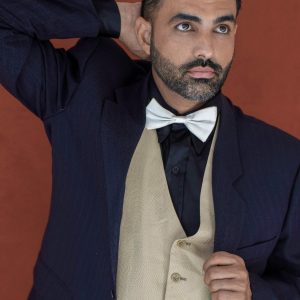 Traje azul oscuro de rayas