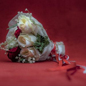 bouquet blanco y rojo