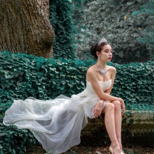 Vestido de novia corto con cola