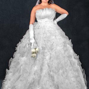Vestido corte princesa de vuelos multicapas pomposo y escote palabra de honor