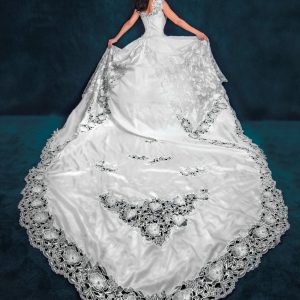 Vestido de novia dos piezas de cola larga con incrustaciones florales