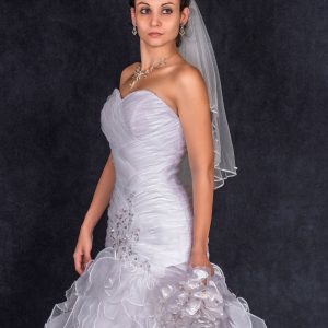 vestido de organza corte sirena multicapas blanco